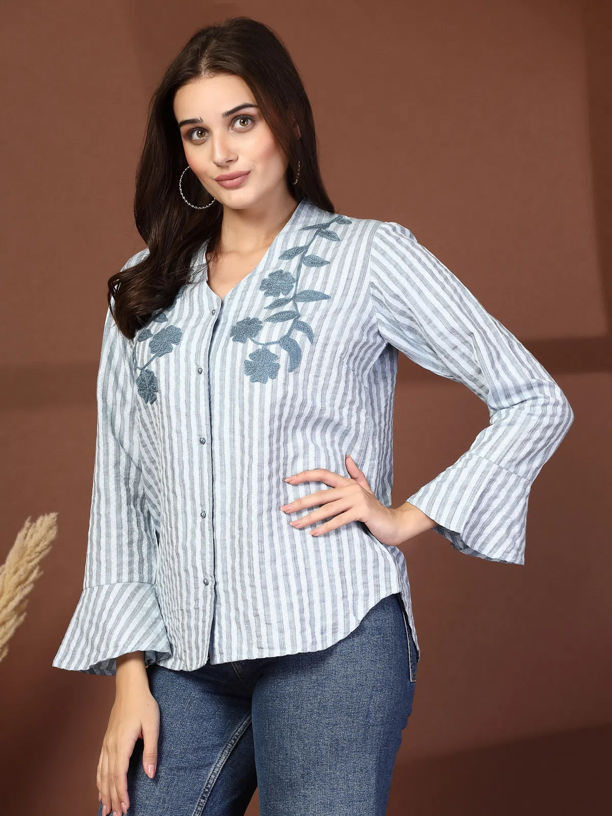 Women Opaque Printed Casual Buttoned Top main image 1