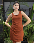 Sleeveless designs square neckline dress Brown