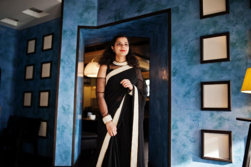 The Balance Between Global Trends and Local Sensibilities in Indian Fashion