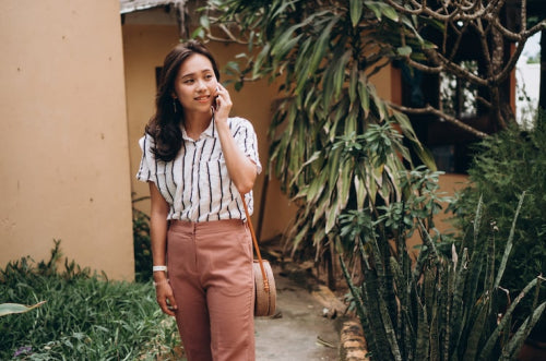 Trendy Tops and Trousers Combinations Simplify Daily Dressing