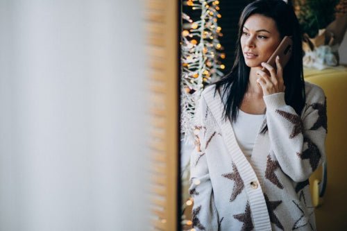 How to Accessorize Minimalist Outfits for Festive Occasions