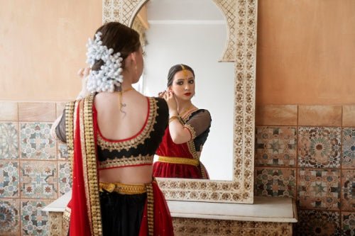 How to Select the Right Lehenga for Wedding Seasons
