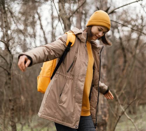 Drop-Waist Jackets Are Climbing the Winter Trend Rankings in 2026