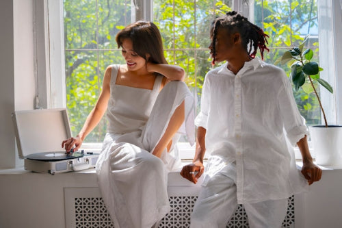 Quiet Luxury Defines Structured Yet Relaxed Ensembles