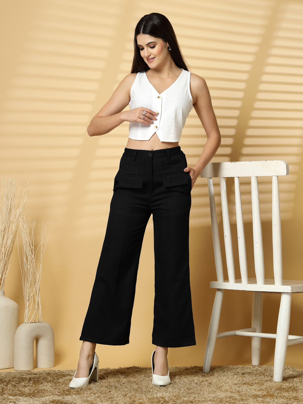 Women Black Solid Pleated Trouser