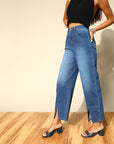 Women Stunning Blue Straight Fit Stretchable Jeans