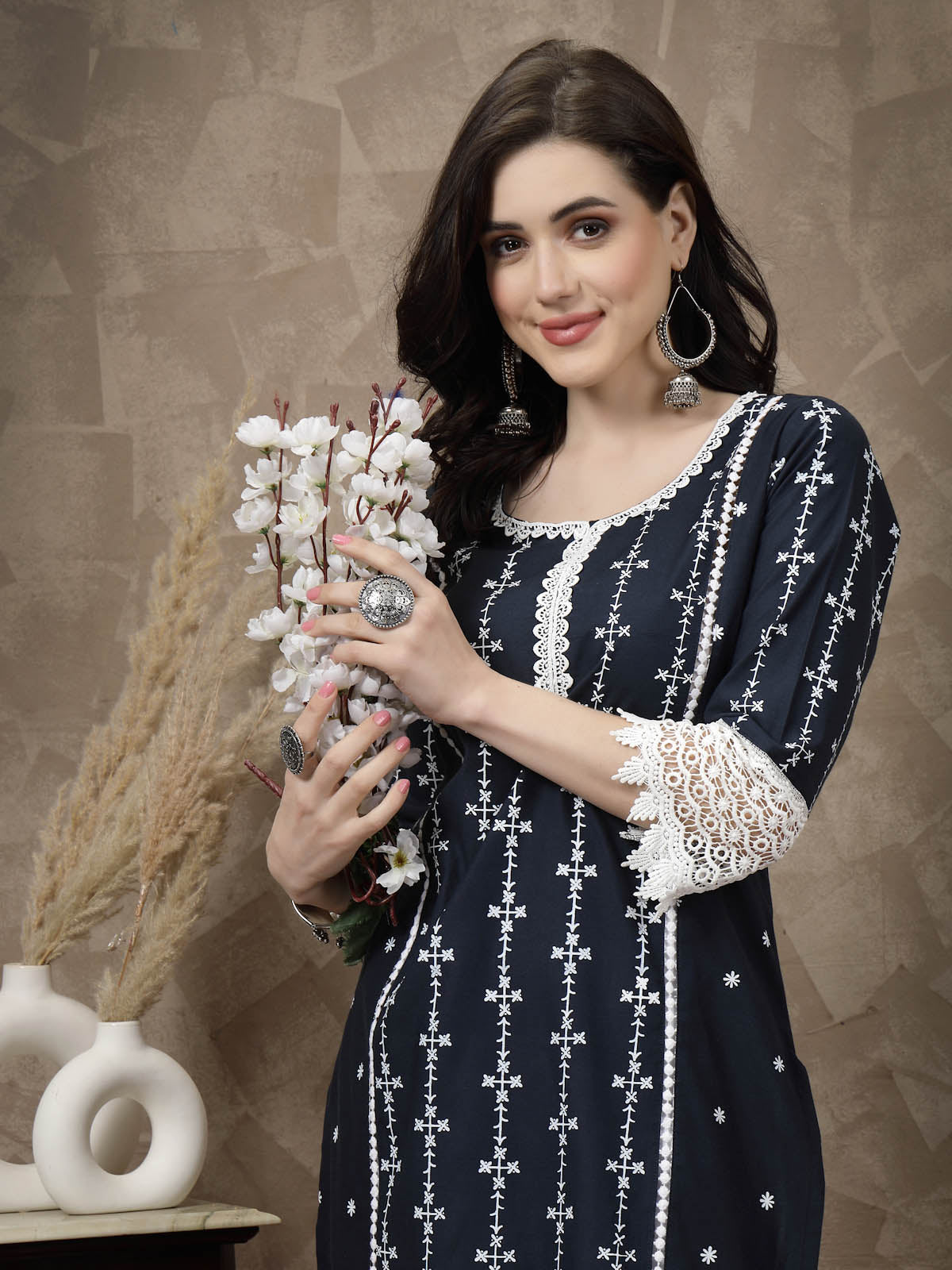 Navy Blue &amp; White Ethnic Motifs Printed Pure Cotton Straight Kurtavvvv