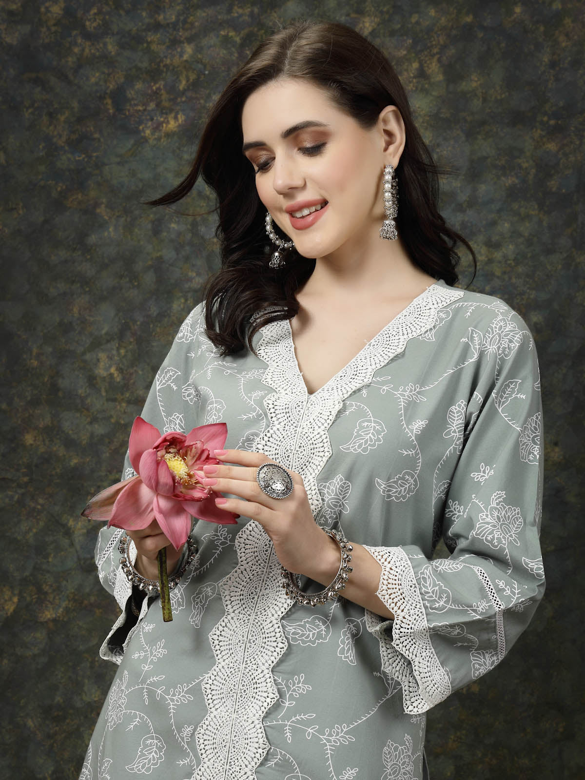 Sea Green &amp; White Floral Printed Pure Cotton Straight Kurta