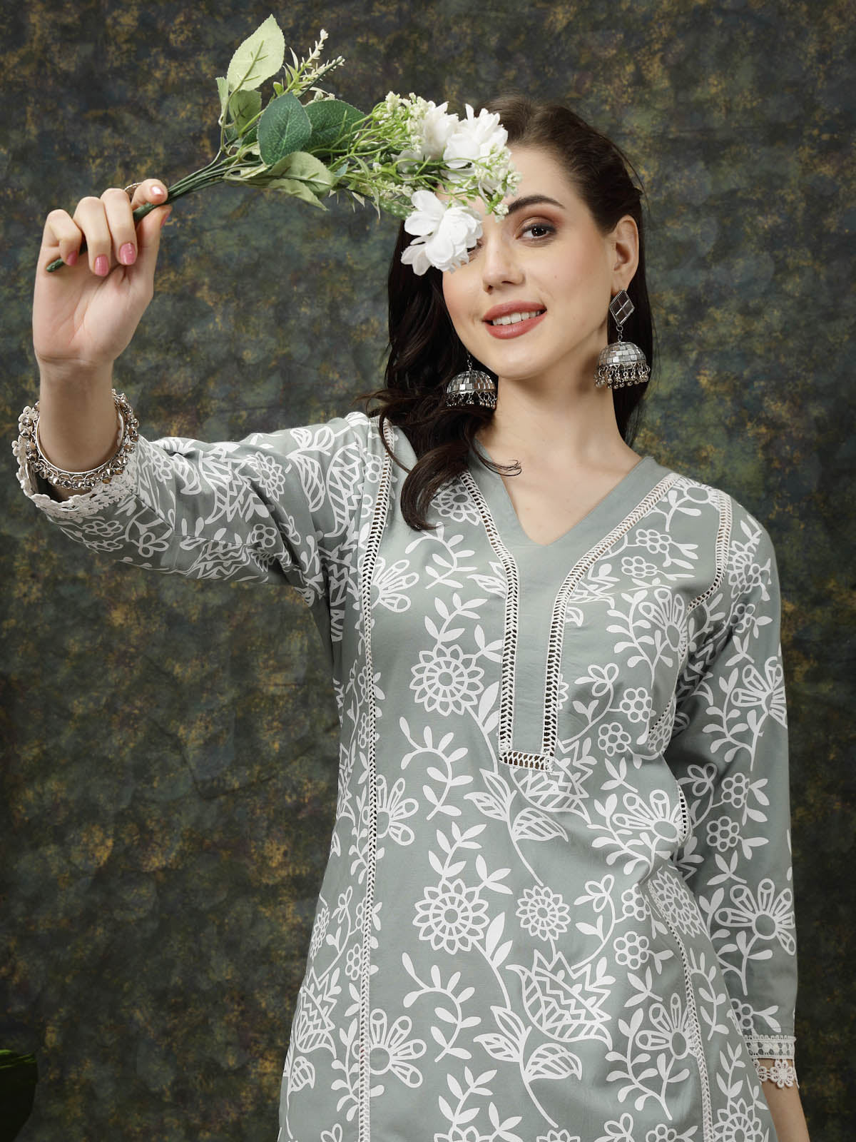 Sea Green &amp; White Floral Printed Cotton Straight Kurta