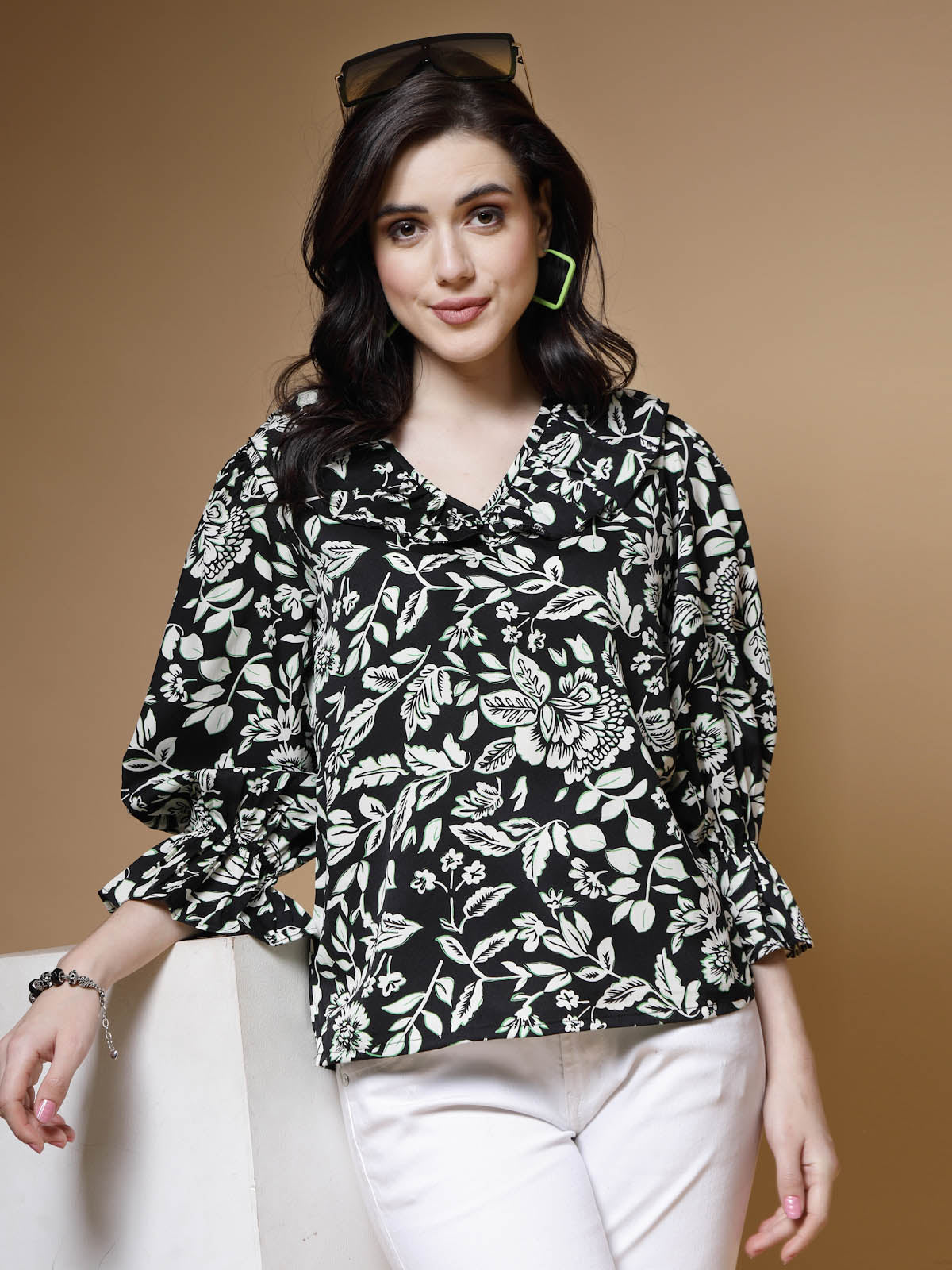 Black Floral Printed V-Neck Puff Sleeves Top