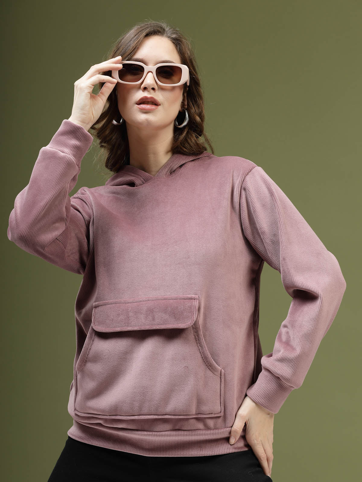 Pink Solid Hooded Long Sleeves Pullover Sweatshirt