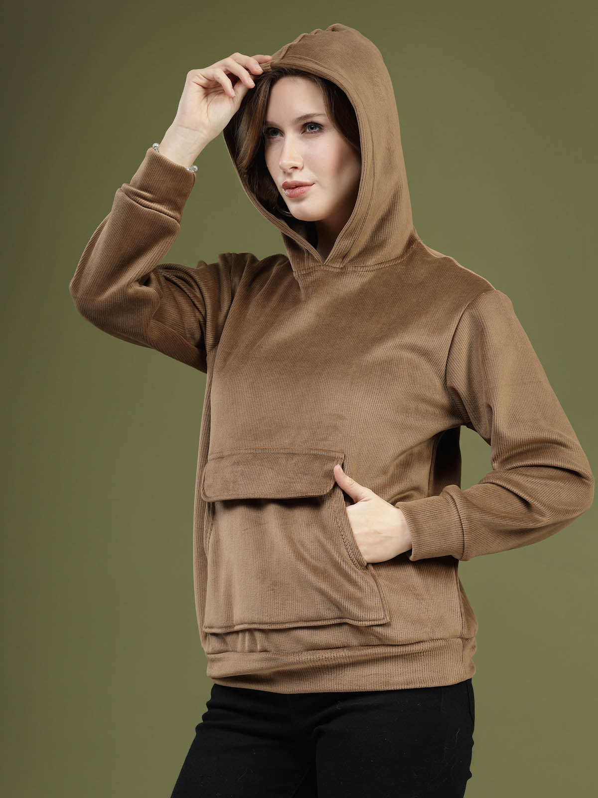 Brown Solid Hooded Long Sleeves Pullover Sweatshirt