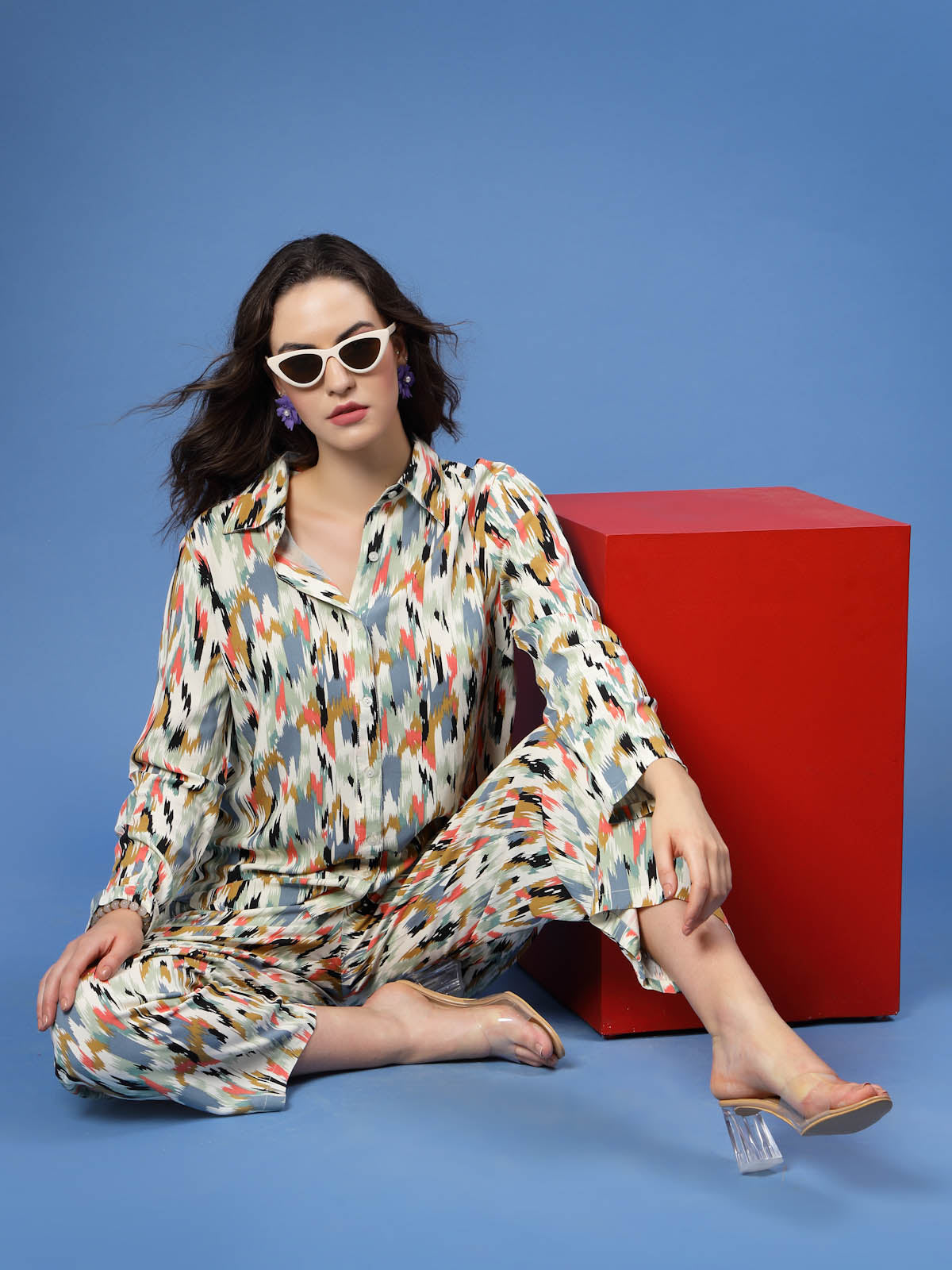 Beige &amp; Black Abstract Printed Shirt Collar Shirt With Trousers