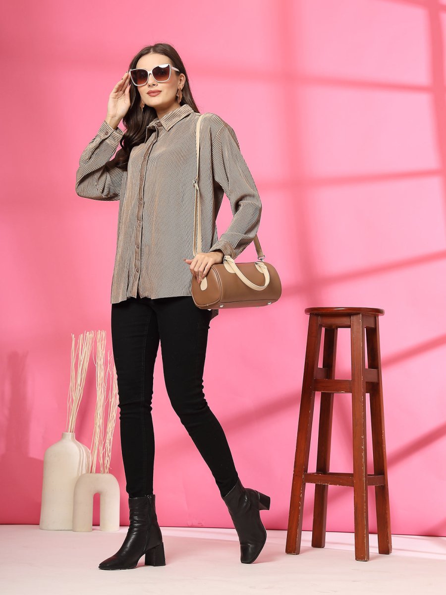 Women Spread Collar Casual Buttoned Top