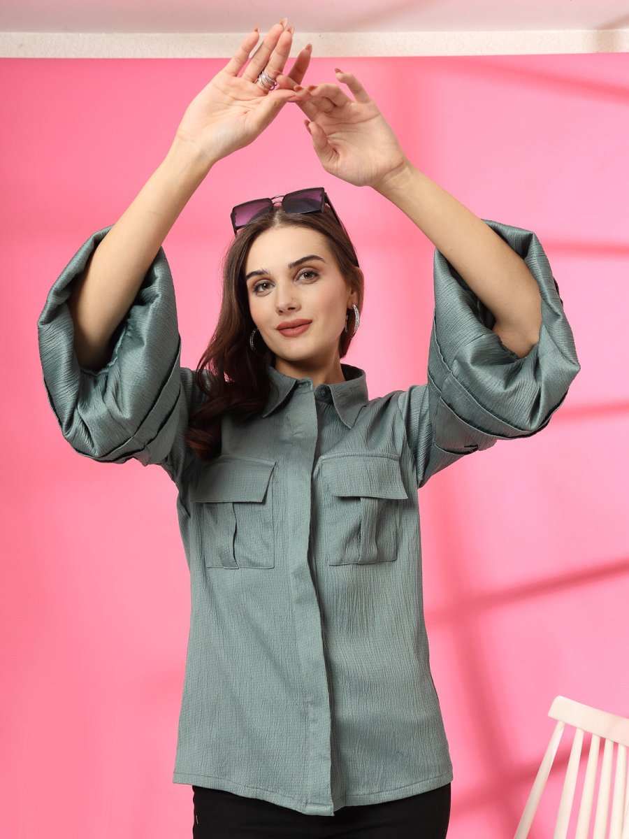 Women Spread Collar Casual Buttoned Top