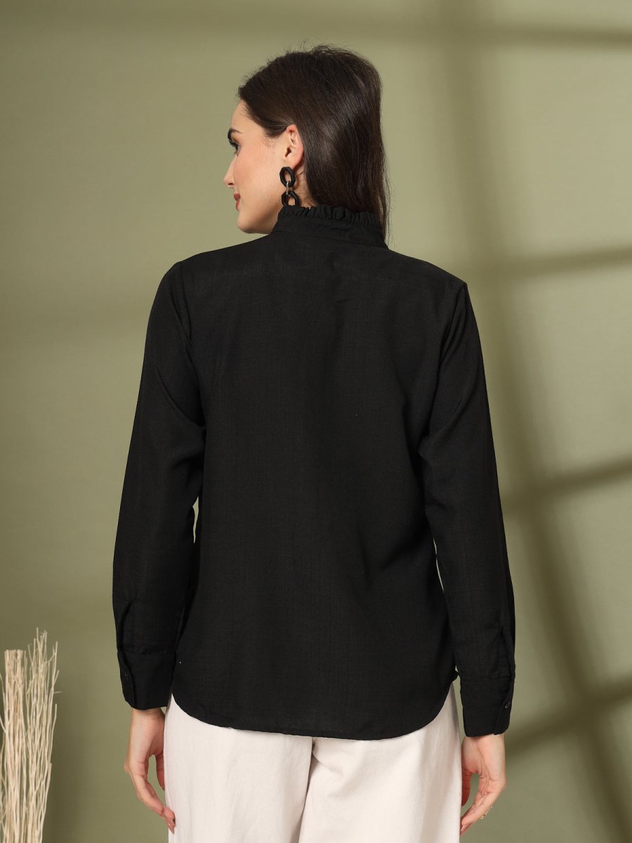 Women Floral Embroidered Cotton Buttoned Top