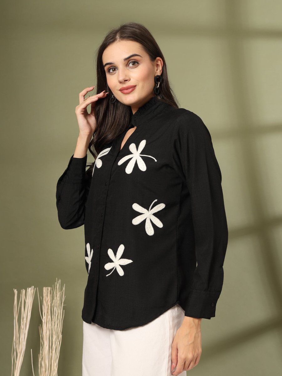 Women Floral Embroidered Cotton Buttoned Top