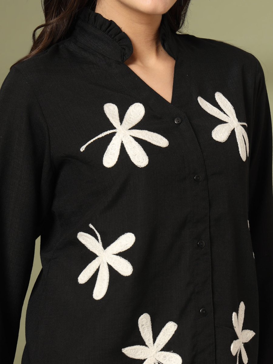 Women Floral Embroidered Cotton Buttoned Top