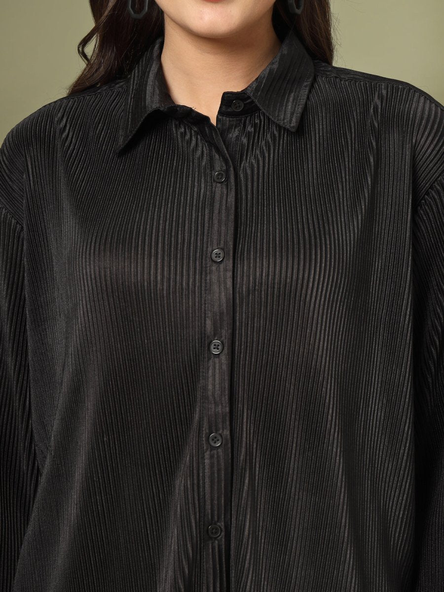 Women Spread Collar Relaxed Fit Casual Buttoned Top