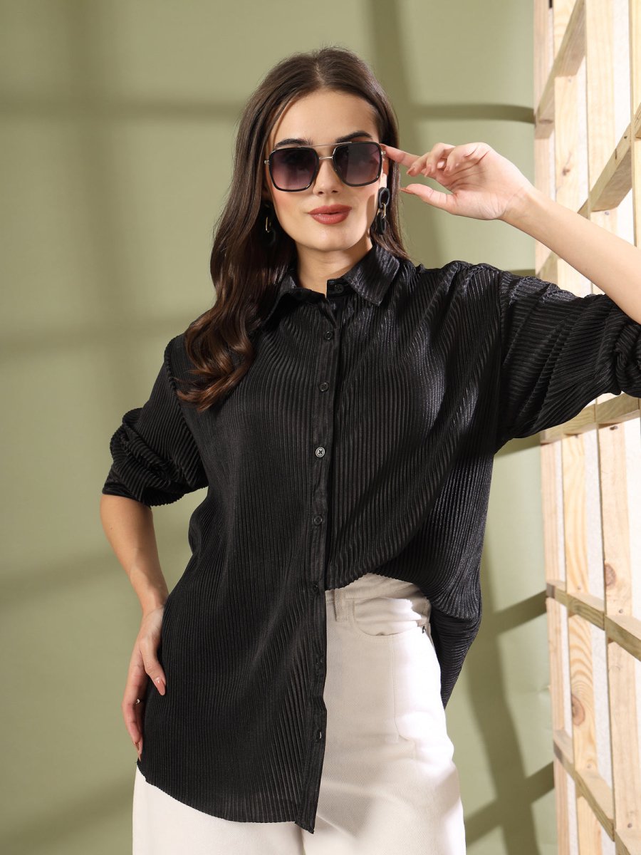 Women Spread Collar Relaxed Fit Casual Buttoned Top