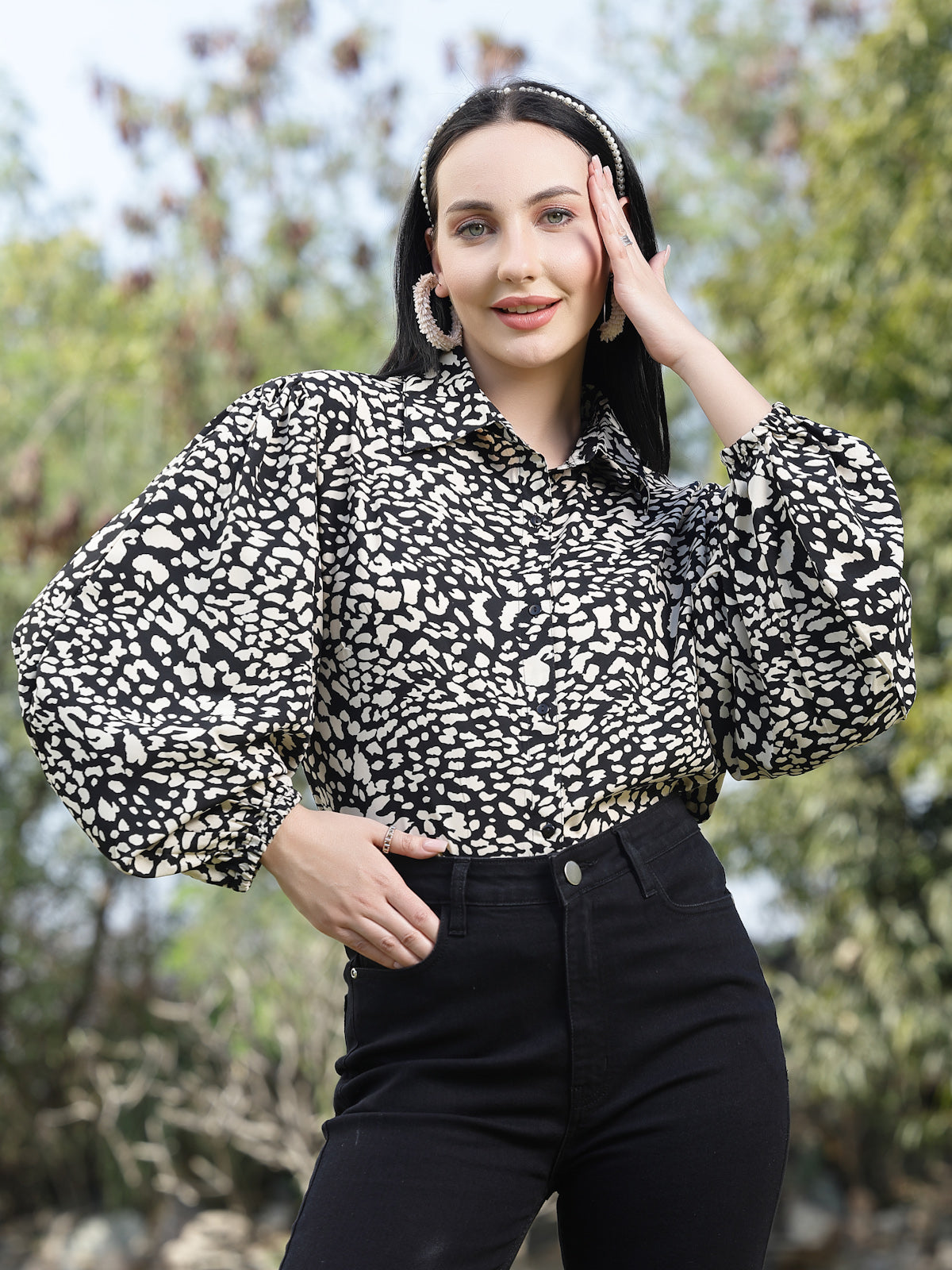 Black Spread Collar Animal Printed Casual Shirt