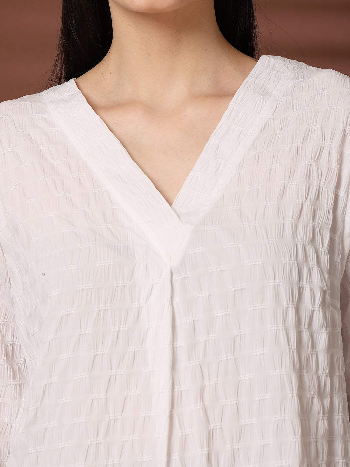 White Solid V-Neck Regular Top