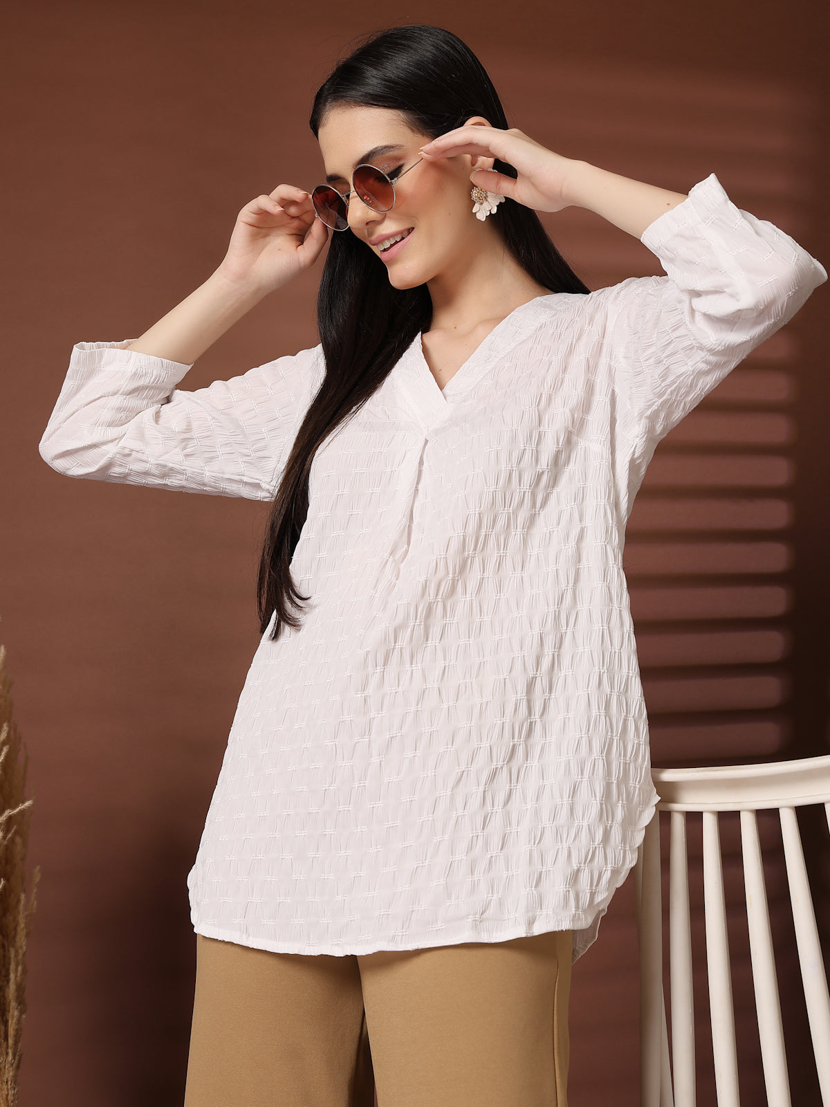 White Solid V-Neck Regular Top