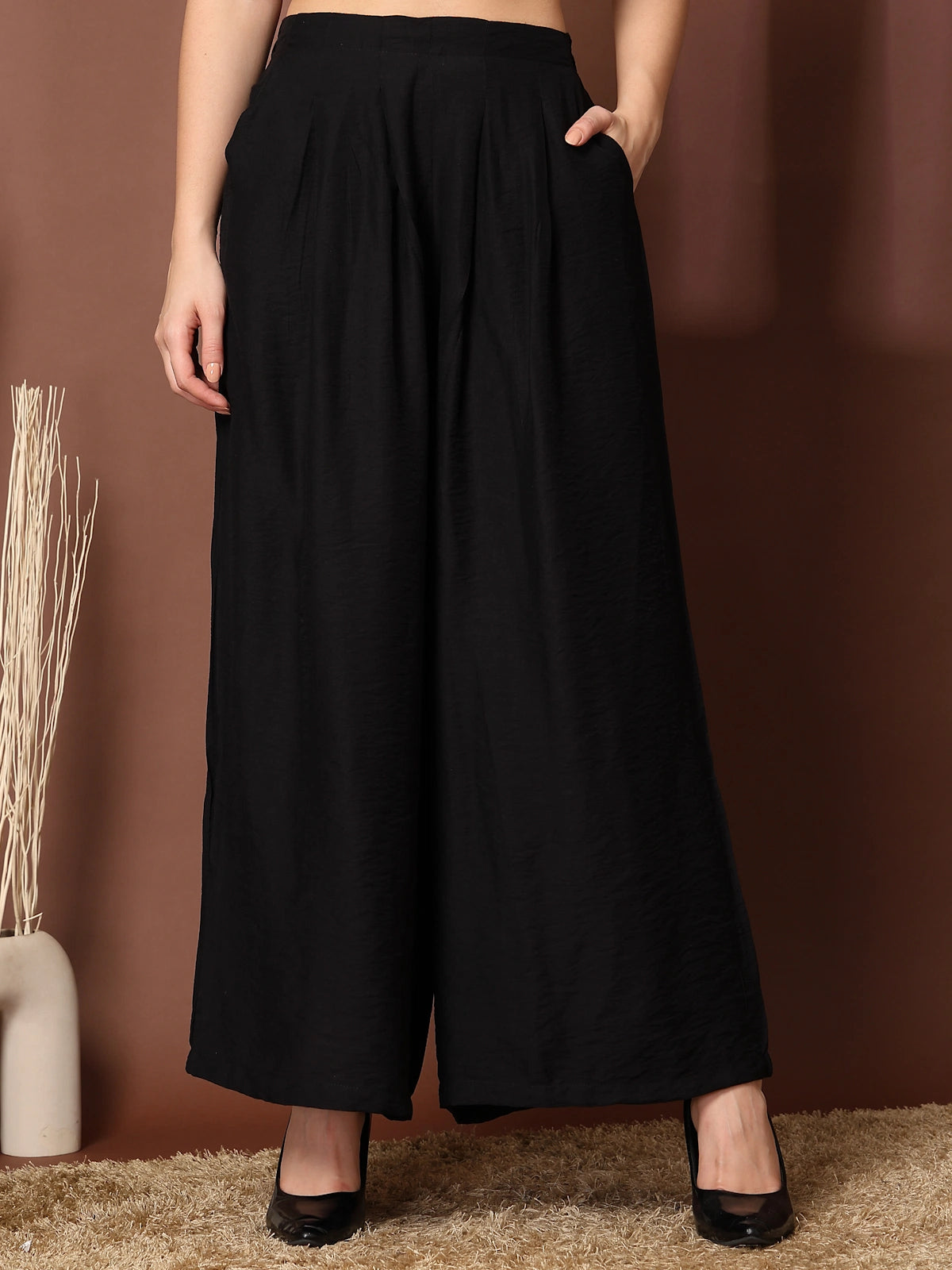 Women Loose Fit Pleated Trousers