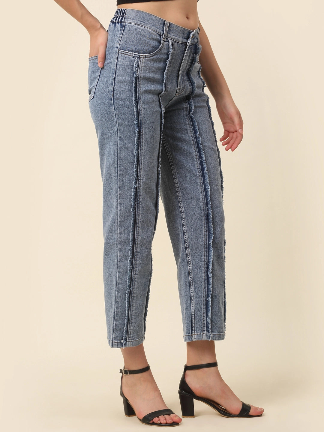 Cink Women Blue Frayed Stretchable Jeans